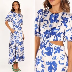 Petal & Pup Aminah Puff Sleeve Dress Blue White Floral Side Cut Out Midi Large